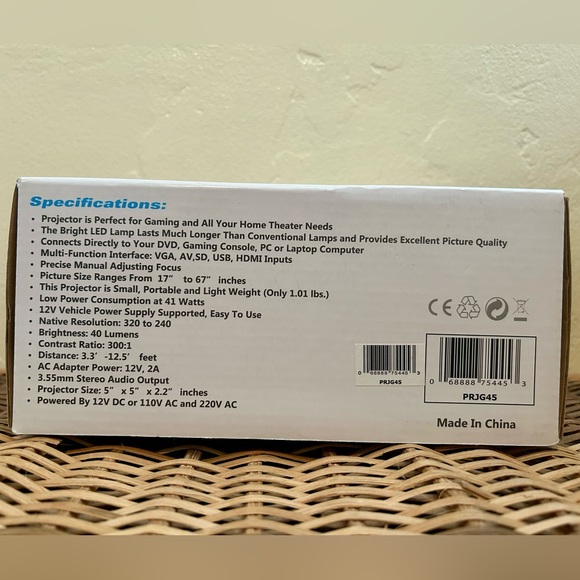 Mini Projector Portable - Picture 3 of 7